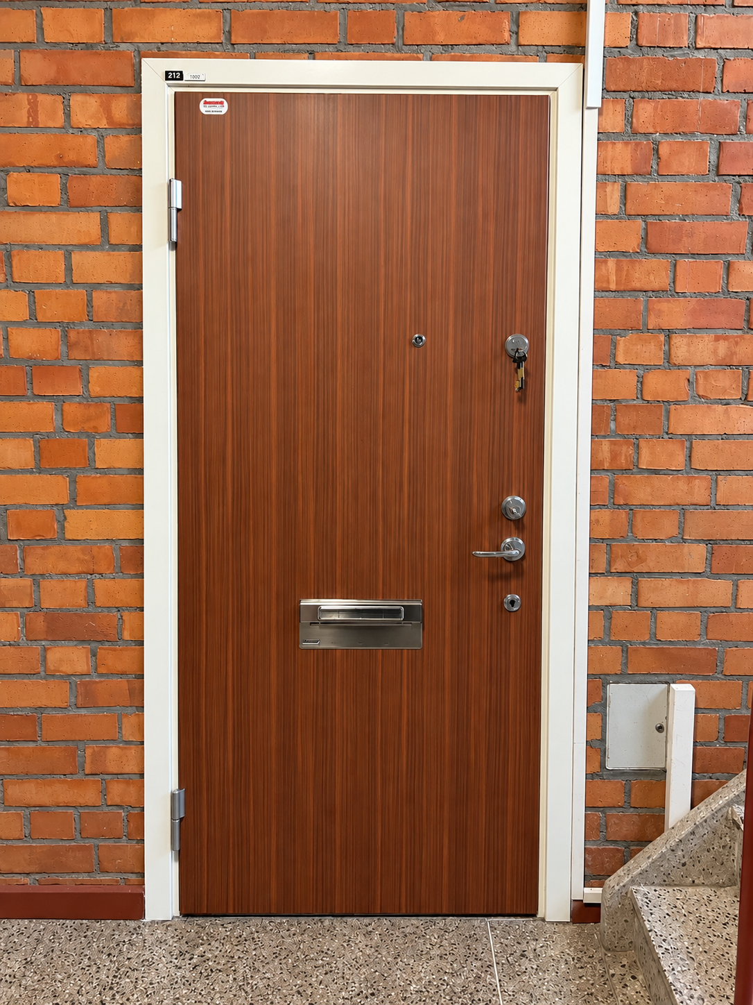 Daloc S43 M10 – Mahogny – Vänsterhängd – framsida.