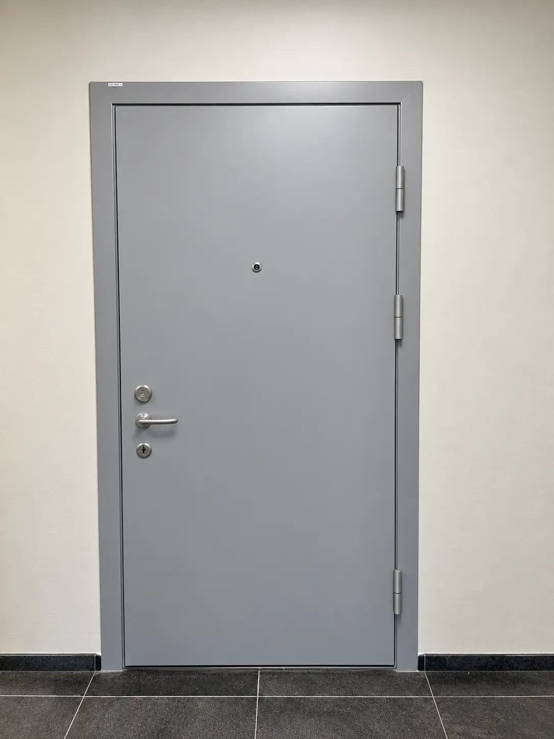 Installerad branddörr från Dörrakuten